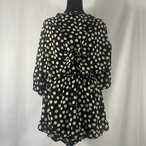 Honey punch, Polka dot, black,white jumper,front cut out,Surplice neck ,Small, - Picture 12 of 12